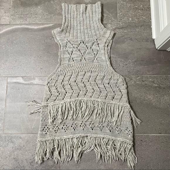 Lo Posh Sleeveless Turtleneck Sweater, Size S - Picture 5 of 5